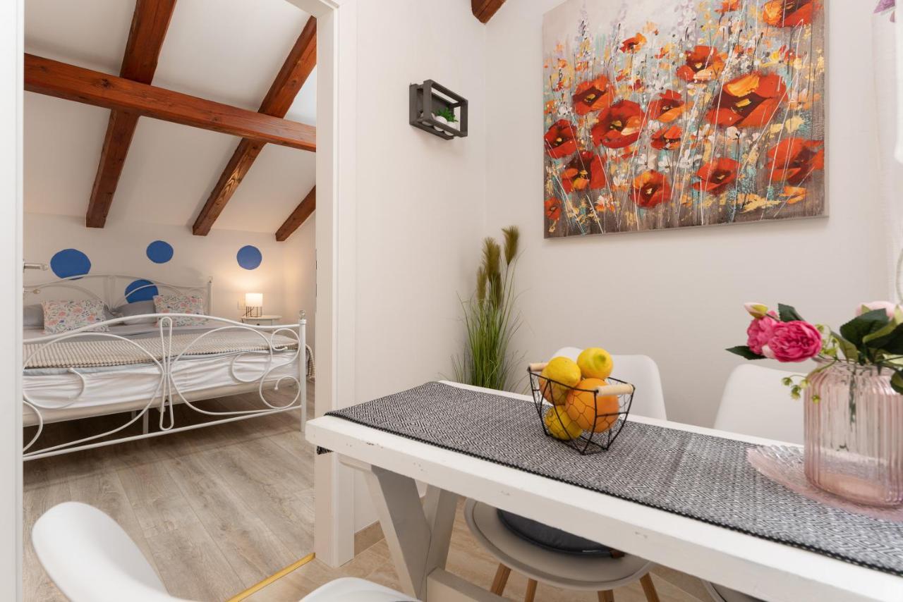 Relax In 2 Bedroom App In Old Town W/Ac And Wifi Rovinj Ngoại thất bức ảnh