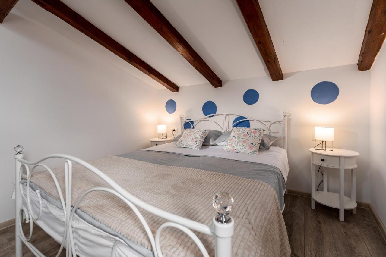 Relax In 2 Bedroom App In Old Town W/Ac And Wifi Rovinj Ngoại thất bức ảnh