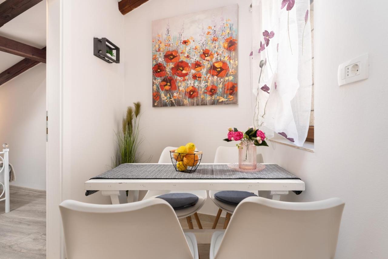 Relax In 2 Bedroom App In Old Town W/Ac And Wifi Rovinj Ngoại thất bức ảnh