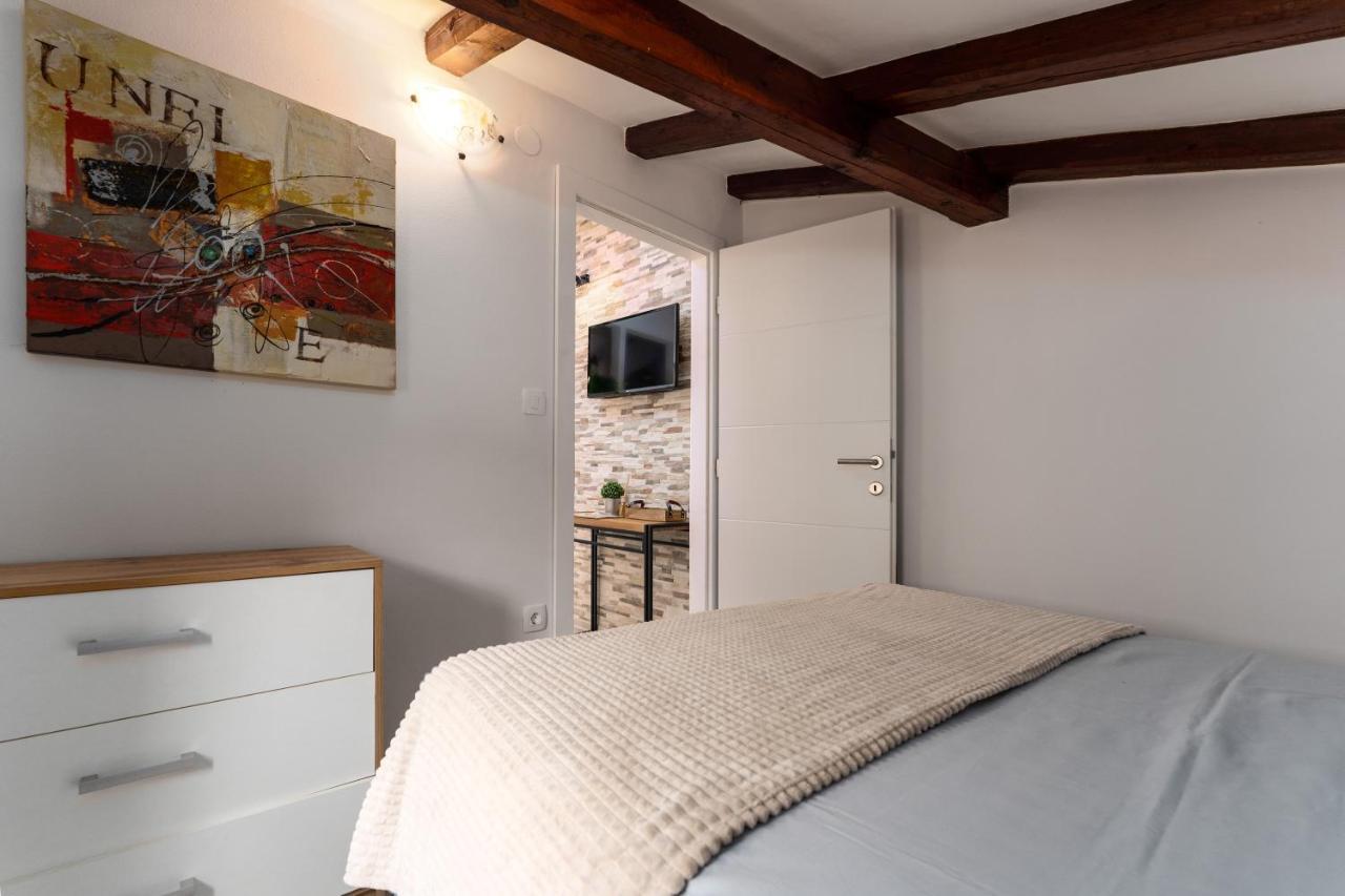 Relax In 2 Bedroom App In Old Town W/Ac And Wifi Rovinj Ngoại thất bức ảnh
